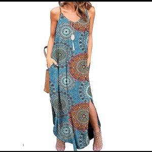 Woman’s Maxi Dress Size 2X patterned with pockets